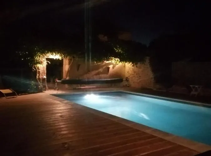 فندق مبيت وإفطار D'hotes De La Pilatiere 4*